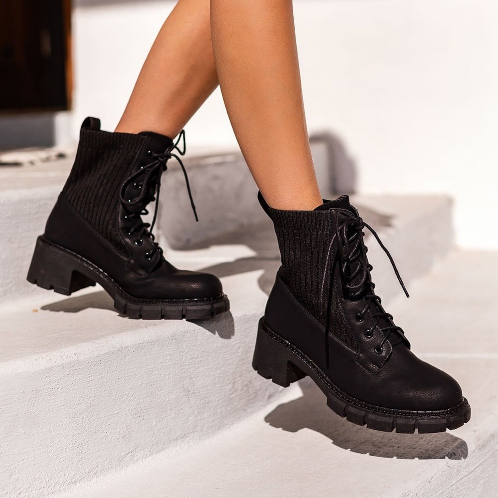 Priceless Move On Black Boots - Size 8.5